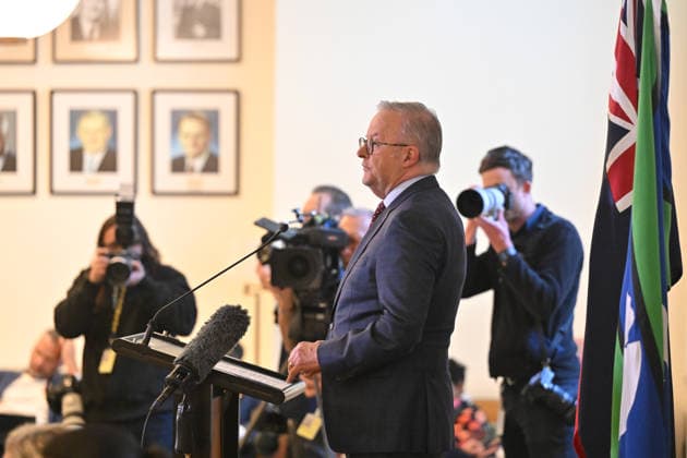 ANTHONY ALBANESE CAUCUS MEETING, Prime Minister Anthony Albanese addresses a Caucus meeting at Parliament House in Canberra, Monday, August 10, 2026. ( NO ARCHIVING CANBERRA AUSTRALIAN CAPITAL TERRITORY AUSTRALIA  Copyright: xMICKxTSIKASx 20260810196104850824