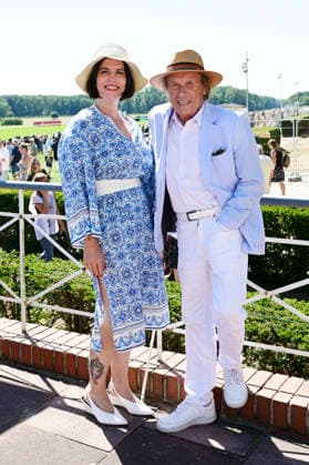 Claus Theo Gärtner mit Ehefrau Sarah Würgler beim Westminster 136. Großer Preis von Berlin Pferderennen auf der Rennbahn Hoppegarten. Berlin, 09.08.2026 *** Claus Theo Gärtner with his wife Sarah Würgler at the Westminster 136 Berlin Grand Prix horse race at the Hoppegarten Racetrack in Berlin, August 9, 2026 Foto:xM.xWehnertx xFuturexImagex westminster_6816