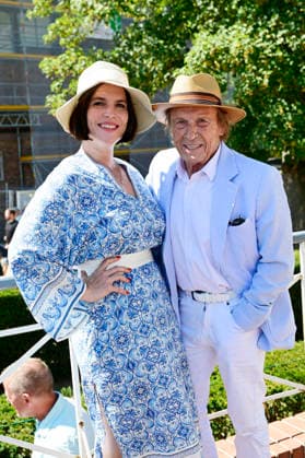 Claus Theo Gärtner mit Ehefrau Sarah Würgler beim Westminster 136. Großer Preis von Berlin Pferderennen auf der Rennbahn Hoppegarten. Berlin, 09.08.2026 *** Claus Theo Gärtner with his wife Sarah Würgler at the Westminster 136 Berlin Grand Prix horse race at the Hoppegarten Racetrack in Berlin, August 9, 2026 Foto:xM.xWehnertx xFuturexImagex westminster_6820
