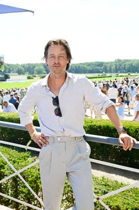 Tom Schilling beim Westminster 136. Großer Preis von Berlin Pferderennen auf der Rennbahn Hoppegarten. Berlin, 09.08.2026 *** Tom Schilling at the Westminster 136 Berlin Grand Prix horse race at the Hoppegarten Racetrack in Berlin, August 9, 2026 Foto:xM.xWehnertx xFuturexImagex westminster_6835
