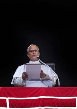 August 9, 2026. Vatican City - POPE LEO XIV delivers Angels prayer from the window of the apostolic building in St. Peter s Square at the Vatican. EvandroInetti_via ZUMA Wire Vatican City State  - ZUMAi15_ 20260809_zaf_i15_003 Copyright: xEvandroxInettix