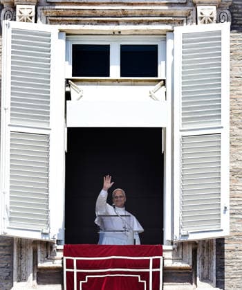 August 9, 2026. Vatican City - POPE LEO XIV delivers Angels prayer from the window of the apostolic building in St. Peter s Square at the Vatican. EvandroInetti_via ZUMA Wire Vatican City State  - ZUMAi15_ 20260809_zaf_i15_012 Copyright: xEvandroxInettix