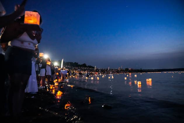 Water Lantern Festival lights up Maryland’s National Harbor in U.S. NATIONAL HARBOR, MARYLAND, UNITED STATES - AUGUST 9: People attend the Washington D.C. Water Lantern Festival at National Harbor SouthPointe in Maryland, United States, on August 9, 2026. Participants release lanterns bearing messages of memories and wishes onto the water along the Potomac River. Hasan Akbas Anadolu National harbor United States. Editorial use only. Please get in touch for any other usage.  Copyright: x2026xAnadoluxHasanxAkbasx