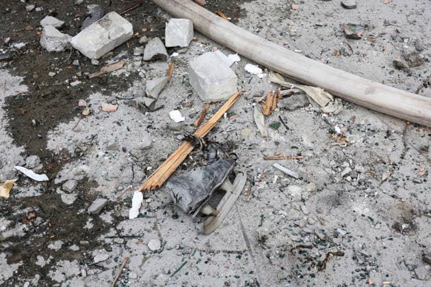 Russian Missile Strikes Apartment Block - Kharkiv An ice skate lies on the ground outside a 10-storey apartment block in the Saltivskyi district hit by a Russian S8000 Banderol cruise missile, Kharkiv, Ukraine, August 9, 2026. As a result of the terrorist attack, the seventh to tenth floors were destroyed. At present, three people are confirmed dead and 37 others injured. Photo by Viacheslav Madiievskyi Ukrinform ABACAPRESS.COM Kharkiv Ukraine  Copyright: xMadiyevskyyxVyacheslav Ukrinformx
