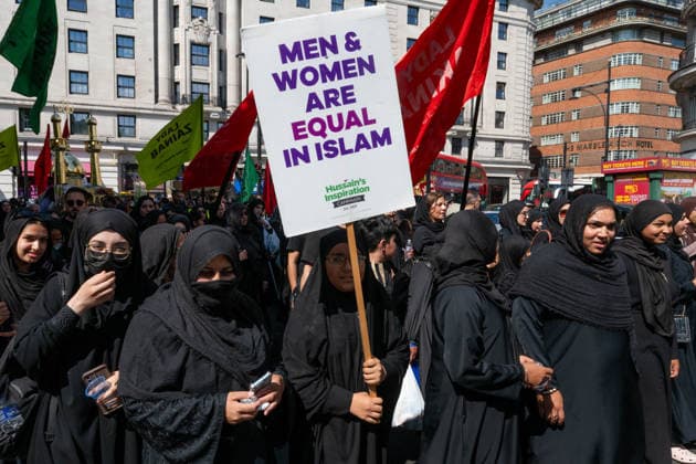 August 9, 2026, London, England, United Kingdom: Shia Muslims take part in the annual Arbaeen procession in Marble Arch in London, Britain, on August 9, 2026. Arbaeen marks the 40th day after the martyrdom of Imam Hussein, the grandson of the Prophet Muhammad. London United Kingdom - ZUMAk172 20260809_zip_k172_030 Copyright: xThomasxKrychx