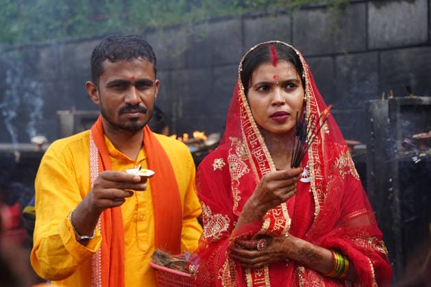 August 10, 2026, Kathmandu, Bagmati, Nepal: Today is the last Monday of the month of Shrawan, and Pashupatinath is thronged with devotees..Women who have been observing fasts and worshipping Lord Shiva every Monday throughout the month of Shrawan are formally concluding their fast today. Kathmandu Nepal - ZUMAa308 20260810_znp_a308_002 Copyright: xChandraxBahadurxAlex