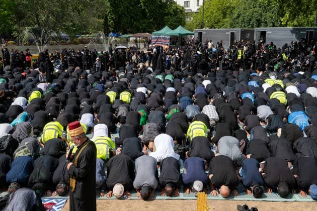 August 9, 2026, London, England, United Kingdom: Shia Muslims take part in the annual Arbaeen procession in Marble Arch in London, Britain, on August 9, 2026. Arbaeen marks the 40th day after the martyrdom of Imam Hussein, the grandson of the Prophet Muhammad. London United Kingdom  - ZUMAk172 20260809_zip_k172_007 Copyright: xThomasxKrychx