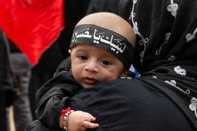 August 9, 2026, London, England, United Kingdom: Shia Muslims take part in the annual Arbaeen procession in Marble Arch in London, Britain, on August 9, 2026. Arbaeen marks the 40th day after the martyrdom of Imam Hussein, the grandson of the Prophet Muhammad. London United Kingdom  - ZUMAk172 20260809_zip_k172_019 Copyright: xThomasxKrychx