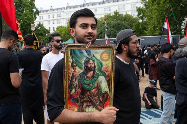 August 9, 2026, London, England, United Kingdom: Shia Muslims take part in the annual Arbaeen procession in Marble Arch in London, Britain, on August 9, 2026. Arbaeen marks the 40th day after the martyrdom of Imam Hussein, the grandson of the Prophet Muhammad. London United Kingdom  - ZUMAk172 20260809_zip_k172_020 Copyright: xThomasxKrychx