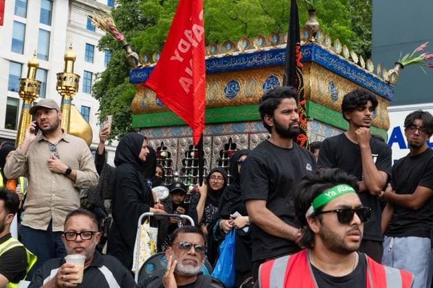 August 9, 2026, London, England, United Kingdom: Shia Muslims take part in the annual Arbaeen procession in Marble Arch in London, Britain, on August 9, 2026. Arbaeen marks the 40th day after the martyrdom of Imam Hussein, the grandson of the Prophet Muhammad. London United Kingdom  - ZUMAk172 20260809_zip_k172_025 Copyright: xThomasxKrychx