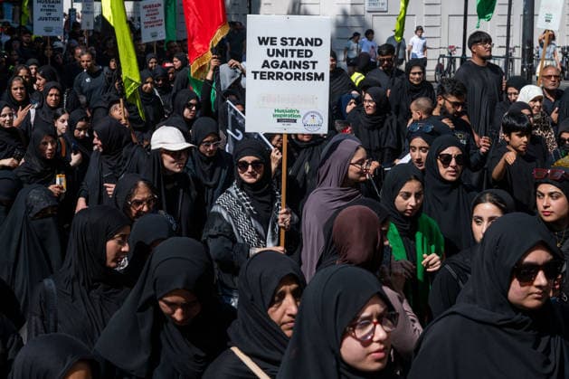 August 9, 2026, London, England, United Kingdom: Shia Muslims take part in the annual Arbaeen procession in Marble Arch in London, Britain, on August 9, 2026. Arbaeen marks the 40th day after the martyrdom of Imam Hussein, the grandson of the Prophet Muhammad. London United Kingdom  - ZUMAk172 20260809_zip_k172_029 Copyright: xThomasxKrychx