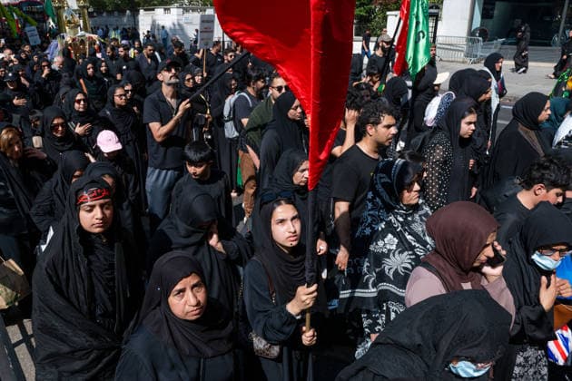 August 9, 2026, London, England, United Kingdom: Shia Muslims take part in the annual Arbaeen procession in Marble Arch in London, Britain, on August 9, 2026. Arbaeen marks the 40th day after the martyrdom of Imam Hussein, the grandson of the Prophet Muhammad. London United Kingdom  - ZUMAk172 20260809_zip_k172_034 Copyright: xThomasxKrychx