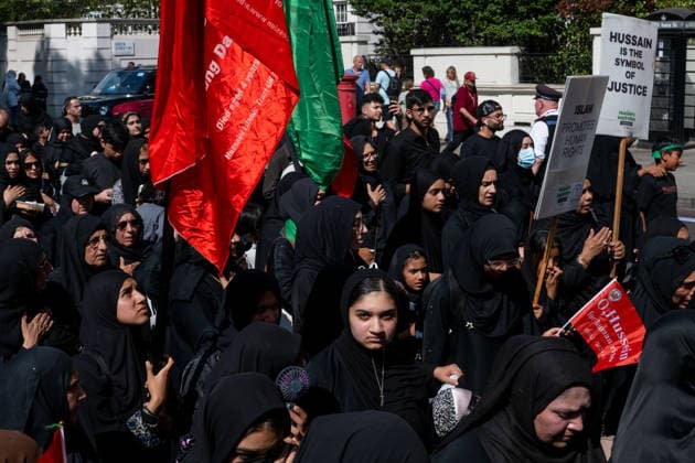 August 9, 2026, London, England, United Kingdom: Shia Muslims take part in the annual Arbaeen procession in Marble Arch in London, Britain, on August 9, 2026. Arbaeen marks the 40th day after the martyrdom of Imam Hussein, the grandson of the Prophet Muhammad. London United Kingdom  - ZUMAk172 20260809_zip_k172_041 Copyright: xThomasxKrychx