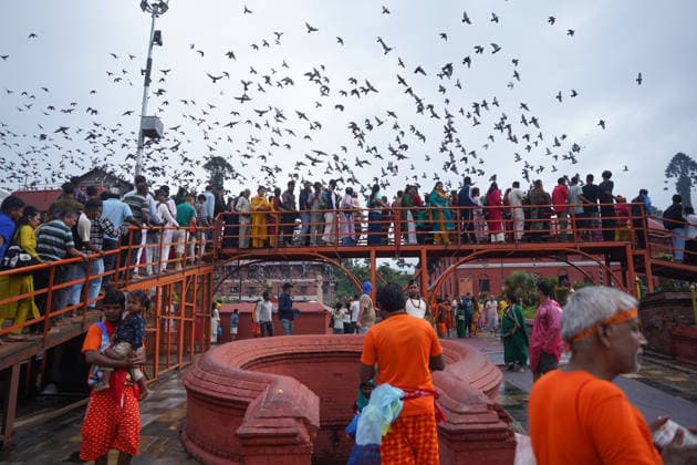 August 10, 2026, Kathmandu, Bagmati, Nepal: Today is the last Monday of the month of Shrawan, and Pashupatinath is thronged with devotees..Women who have been observing fasts and worshipping Lord Shiva every Monday throughout the month of Shrawan are formally concluding their fasts today...As a large turnout was expected on this final Monday, those observing the fast began queuing up early in the morning. Kathmandu Nepal  - ZUMAa308 20260810_znp_a308_003 Copyright: xChandraxBahadurxAlex