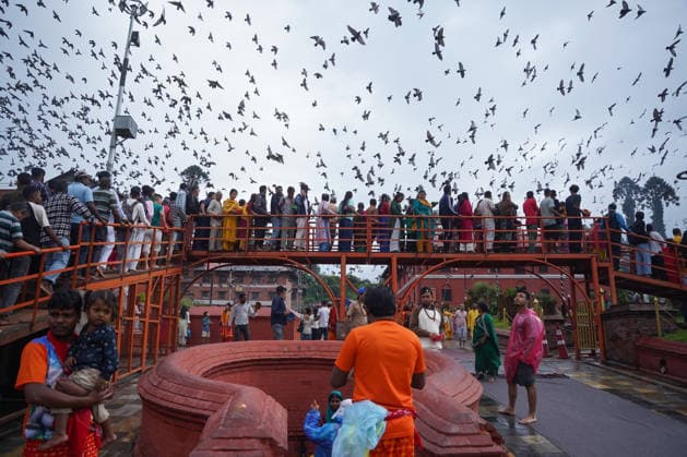 August 10, 2026, Kathmandu, Bagmati, Nepal: Today is the last Monday of the month of Shrawan, and Pashupatinath is thronged with devotees..Women who have been observing fasts and worshipping Lord Shiva every Monday throughout the month of Shrawan are formally concluding their fasts today...As a large turnout was expected on this final Monday, those observing the fast began queuing up early in the morning. Kathmandu Nepal  - ZUMAa308 20260810_znp_a308_004 Copyright: xChandraxBahadurxAlex
