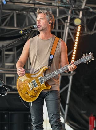 Lakefest Music Festival with Xerjoff Sunday 09th August 2026 Eastnor Castle, Herefordshire Chesney Hawkes performs on the Main Stage at Lakefest Music Festival with Xerjoff Sunday 09th August 2026 Eastnor Castle, Herefordshire, Credit:Jules Annan Avalon England  Copyright: xJulesxAnnanx xAvalonx 1122032069