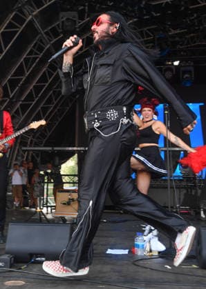 Lakefest Music Festival with Xerjoff Sunday 09th August 2026 Eastnor Castle, Herefordshire Elvana perform on the mainstage the Main Stage at Lakefest Music Festival with Xerjoff Sunday 09th August 2026 Eastnor Castle, Herefordshire, Credit:Jules Annan Avalon England  Copyright: xJulesxAnnanx xAvalonx 1122033679