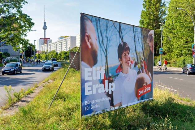 Berlin,09.08.2026,Wahlplakat der Partei die Linke Elif Eralp zur Wahl zum 20.Abgeordnetenhaus von Berlin sowie zu den Bezirksverordnetenversammlungen am 20.09.2026. *** Berlin, August 9, 2026—Election poster for Elif Eralp of the Left Party for the election to the 20th Berlin House of Representatives and the district councils on September 20, 2026