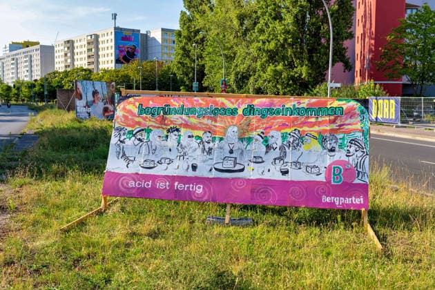 Berlin,09.08.2026,Wahlplakat der Partei Bergpartei zur Wahl zum 20.Abgeordnetenhaus von Berlin sowie zu den Bezirksverordnetenversammlungen am 20.09.2026. *** Berlin, August 9, 2026—Election poster for the Bergpartei party for the election to the 20th Berlin House of Representatives and the district councils on September 20, 2026