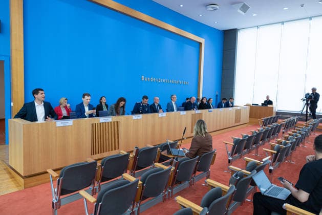 regierungspressekonferenz Deutschland, Berlin am 10. August 2026: Sprecher der Bundesregierung stellen sich in der Bundespressekonferenz den Fragen der Presse. *** German Government Press Conference, Berlin, August 10, 2026: Spokespersons for the Federal Government answer questions from the press at the Federal Press Conference