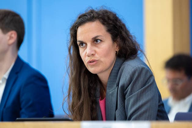 regierungspressekonferenz Deutschland, Berlin am 10. August 2026: Dr. Alma Laiadhi, Leiterin des Referats Presse (BMF) stellt sich in der Bundespressekonferenz den Fragen der Presse. *** German Government Press Conference, Berlin, August 10, 2026: Dr. Alma Laiadhi, Head of the Press Division at the Federal Ministry of Finance (BMF), answers questions from the press at the Federal Press Conference