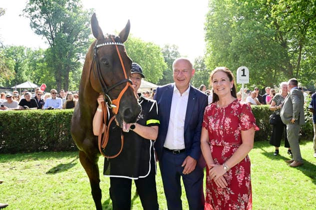 Kai Wegner und Katharina Günther-Wünsch beim Westminster 136. Großer Preis von Berlin Pferderennen auf der Rennbahn Hoppegarten. Berlin, 09.08.2026 *** Kai Wegner and Katharina Günther Wünsch at the Westminster 136 Berlin Grand Prix horse race at the Hoppegarten Racetrack in Berlin, August 9, 2026 Foto:xM.xWehnertx xFuturexImagex westminster_6844