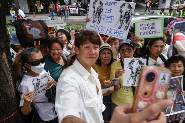 August 10, 2026, Bangkok, Thailand: Thai elephant lovers call for two elephants to be returned from Sri Lanka. Thai elephant lovers gather outside the Sri Lankan Embassy in Bangkok, calling on Sri Lanka to return the two Thai goodwill ambassador elephants, Plai Pratu Pha and Plai Plai Srinarong, to Thailand, after reports that the elephants have been overworked, in Bangkok, Thailand, August 10, 2026. Bangkok Thailand - ZUMAs197 20260810_aaa_s197_026 Copyright: xNattaphonxPhanphongsanonx
