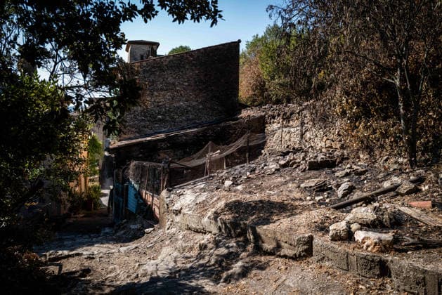 Aftermath of Wildfire in The Var - France A village house on the edge of the forest damaged by flames during the Gros Bessillon fire in Montfort-sur-Argens, France, on August 10, 2026. Photo by Laurent Coust ABACAPRESS.COM Montfort-sur-Argens France  Copyright: xCoustxLaurent ABACAx