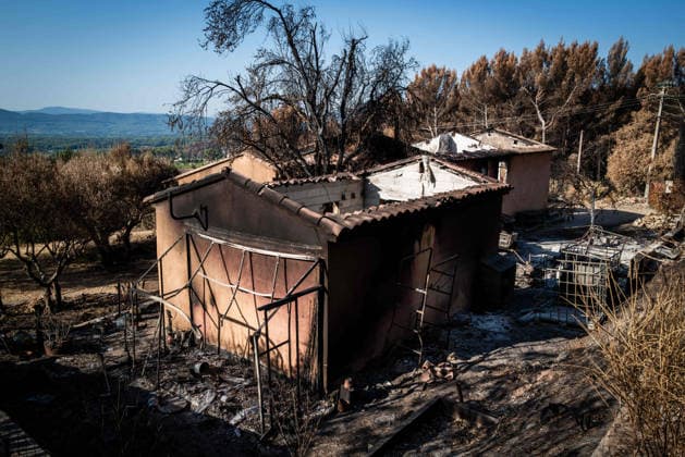 Aftermath of Wildfire in The Var - France A house destroyed by the Gros Bessillon fire near the Notre-Dame-de-Grace sanctuary in Cotignac, France, on August 10, 2026. Photo by Laurent Coust ABACAPRESS.COM Cotignac France  Copyright: xCoustxLaurent ABACAx