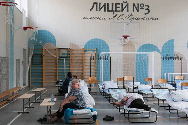 RUSSIA, REPUBLIC OF TATARSTAN - AUGUST 10, 2026: People are seen in a temporary accommodation facility at Pushkin Lyceum No 3 after a Ukrainian drone attack on Nizhnekamsk, which left 13 dead and 48 injured Russia  - ZUMAt113 20260810_zaa_t113_131 Copyright: xYegorxAleyevx