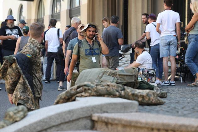 Zagreb, Croatia,100826 Filming of a movie about the war in Ukraine, directed by Doug Liman, outside the famous Hotel Esplanade in Zagreb, featuring Hollywood stars Sean Penn and Adrien Brody. Pictured: actors portraying Ukrainian soldiers. Photo: Ranko Suvar CROPIX Zagreb Croatia Copyright: xxRankoxSuvarx esplanade_film19-100826
