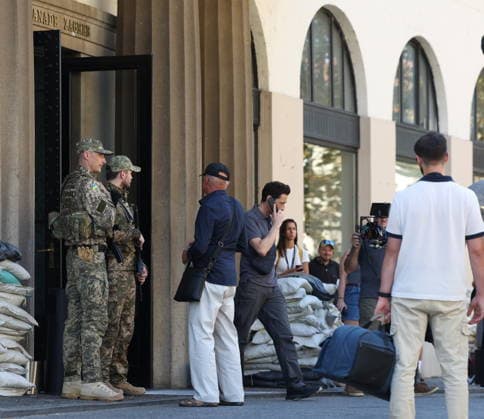 Zagreb, Croatia,100826 Filming of a movie about the war in Ukraine, directed by Doug Liman, outside the famous Hotel Esplanade in Zagreb, featuring Hollywood stars Sean Penn and Adrien Brody. Pictured: Adrien Brody. Photo: Ranko Suvar CROPIX Zagreb Croatia Copyright: xxRankoxSuvarx esplanade_film36-100826