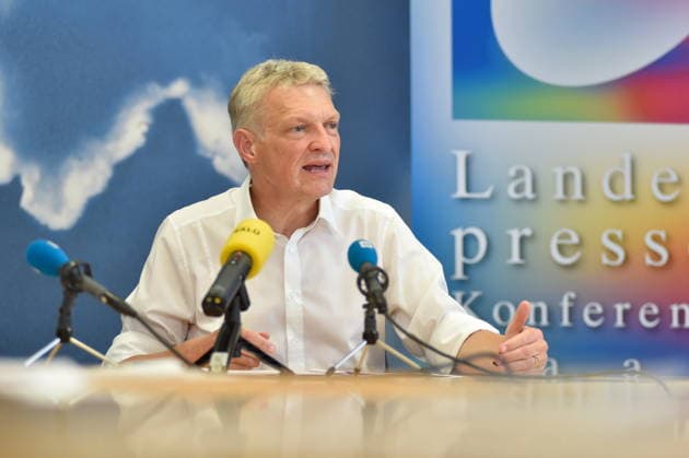 Die Landespressekonferenz der Saarländischen Parteien fand am Montag (10.08.2026) im Saarländischen Landtag in Saarbrücken statt. Im Bild: Stephan Toscani, Fraktionsvorsitzender der CDU. *** The Saarland State Press Conference of the Saarland political parties took place on Monday, August 10, 2026, at the Saarland State Parliament in Saarbrücken. Pictured is Stephan Toscani, CDU parliamentary group leader. bub