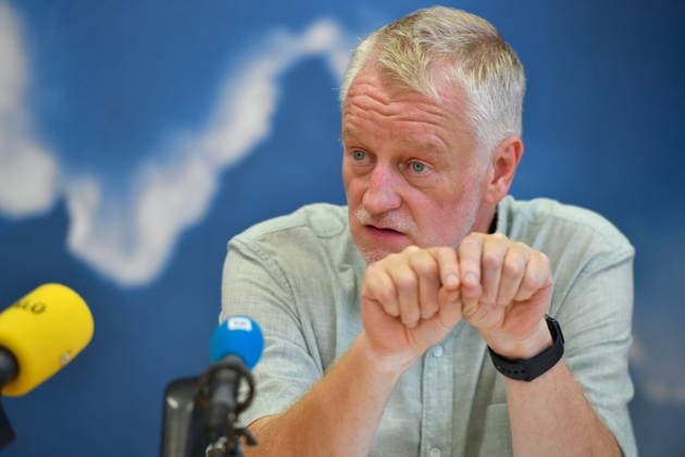 Die Landespressekonferenz der Saarländischen Parteien fand am Montag (10.08.2026) im Saarländischen Landtag in Saarbrücken statt. Im Bild: Ulrich Commercon, Fraktionsvorsitzender der SPD. *** The Saarland State Press Conference of the Saarland political parties took place on Monday, August 10, 2026, at the Saarland State Parliament in Saarbrücken. Pictured: Ulrich Commercon, SPD parliamentary group leader. bub