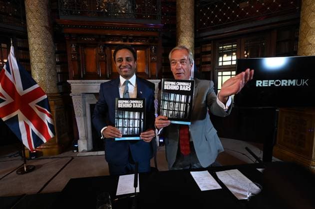 Leader of Reform UK Nigel Farage holds press conference in London LONDON, UNITED KINGDOM - AUGUST 10 : Leader of Reform UK Nigel Farage and the party s Shadow Home Secretary Zia Yusuf hold a press conference to announce their policies on national prison capacity and foreign inmates, including plans to transfer foreign prisoners to their home countries or third nations and expand prison capacity across the UK on August 10, 2026 in London, United Kingdom. Rasid Necati Aslim Anadolu London United Kingdom. Editorial use only. Please get in touch for any other usage.  Copyright: x2026xAnadoluxRasidxNecatixAslimx
