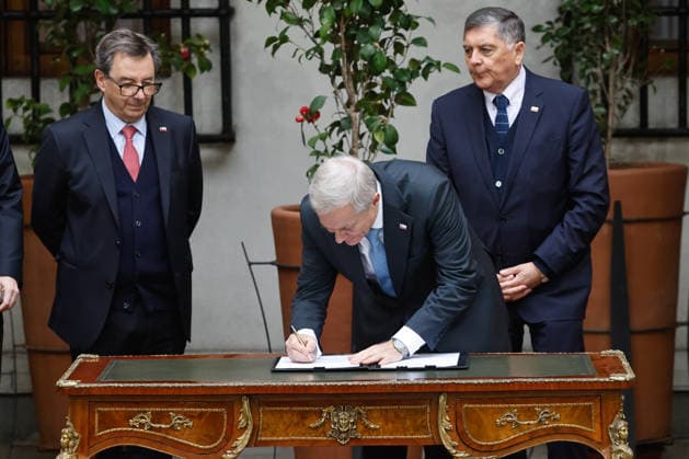 Santiago, August 10, 2026: President of the Republic José Antonio Kast presides over the signing of the constitutional reform bill as part of his Agenda Against Organized Crime and Terrorism (ACOT). Diego Martin Aton, Chile; Aton 1179496 jpeg  Copyright: DIEGOxMARTIN ATONxCHILE