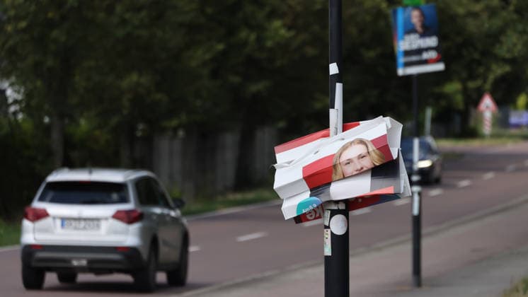 07.08.2026 Halle Saale Halle (Saale) Halle Saale Sachsen-Anhalt Ansicht Stadtansicht Sachsen Anhalt Ansicht Landtagswahl Sachsen-Anhalt Wahlplakate Vandalismus Zerstörung Merbitz Die Linke ï¿½ *** August 7, 2026 Halle, Saale Halle, Saale Halle, Saale Saxony-Anhalt View Cityscape Saxony-Anhalt View State Legislative Election Saxony-Anhalt Election Posters Vandalism Destruction Merbitz The Left ï¿½