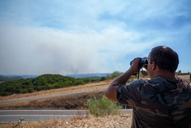 The Seville municipality of El Madrono has been evacuated due to the spread of the wildfire in Niebla, Huelva. Residents of El Madrono watch as the wildfire in Niebla, Huelva, spreads. August 10, 2028, in El Madrono, Seville, Andalusia, Spain An evacuation order has been issued for the Seville municipality of El Madrono and its four hamlets due to the spread of the wildfire that broke out in Niebla, Huelva. The Forward Command Post has estimated that 286 people have been affected across the municipality and its four hamlets. August 10, 2026 Francisco J El Madrono, Seville, Andalusia, El Madrono, Seville, Andalusia, Spain  Copyright: xFranciscoxJ.xOlmox 7708737