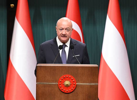 Recep Tayyip Erdogan - Christian Stocker hold joint press conference in Ankara ANKARA, TURKIYE - AUGUST 10: Austrian Chancellor Christian Stocker makes a speech as he holds a joint press conference with Turkish President Recep Tayyip Erdogan (not seen) following their meeting at the Presidential Complex in Ankara, Turkiye, on August 10, 2026. Mehmet Ali Ozcan Anadolu Ankara Turkey. Editorial use only. Please get in touch for any other usage.  Copyright: x2026xAnadoluxMehmetxAlixOzcanx