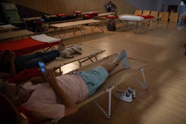 Aerial resources resume operations at the Niebla, Huelva, wildfire Residents evacuated from Zalamea la Real, Huelva, due to the Niebla, Huelva, wildfire August 10, 2026, in Niebla, Huelva, Andalusia, Spain EMA Infoca’s aerial crews are already working this Monday morning to extinguish the wildfire that broke out last Thursday in Niebla, Huelva, following a night during which the operation managed to reestablish its defensive strategy against the northern flank of the fire. As of 9:two light amphibious aircraft and one heavy helicopter have been in operation, although more of these resources are expected to join the effort starting at 9:30 a.m.; therefore, the forecast is that the total will reach 26. This past Sunday, August 10, 2026, Nieb  Copyright: xClaraxCarrascox 7708829