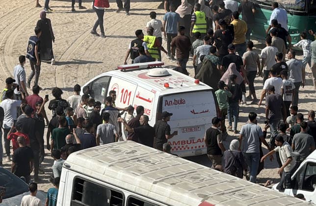 74 Palestinians return to Gaza after nearly three years of separation KHAN YUNIS, GAZA, PALESTINE - AUGUST 10: 74 Palestinians who had been barred by Israel from returning to Gaza from the West Bank for nearly three years reached the Gaza Strip through the International Committee of the Red Cross (ICRC) in Khan Yunis, Gaza, Palestine on August 10, 2026. After a long and exhausting journey, they arrived at Nasser Hospital in Khan Yunis in southern Gaza, where they were reunited with their families and loved ones after years apart. Abdallah F.s. Alattar Anadolu Khan Yunis Gaza. Editorial use only. Please get in touch for any other usage.  Copyright: x2026xAnadoluxAbdallahxF.s.xAlattarx