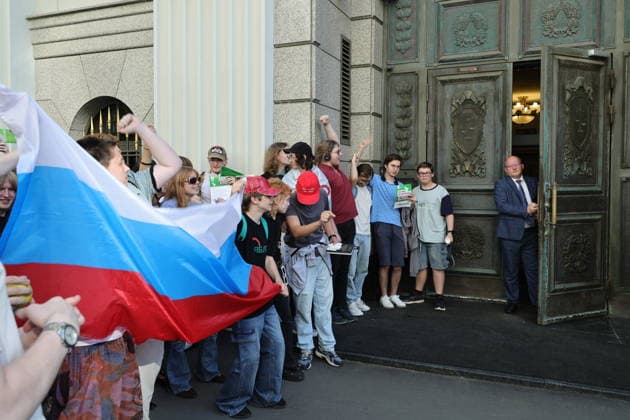 RUSSIA, MOSCOW - AUGUST 10, 2026: Activists gather outside as the Russian Supreme Court hears a bid by Rodina to disqualify Yabloko from the 2026 State Duma election. Yevgeny Messman TASS  95999483