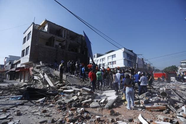 7.1-Magnitude Earthquake in Colombia Santiago de Cali, Colombia August 10, 2026 Aerial view of the collapse of the Molina Rosa motel in southern Cali Photos by Juan Pablo Rueda, EL Tiempo EDITORIAL USE ONLY  Copyright: xGDA ElxTiempo Colombia-xTodosxlosxderechosxreservados.xProhibidoxelxusoxoxreproducci&oacute;nxdexestaximagenxenxColombiax JuanxPabloxRuedax etcpic098767