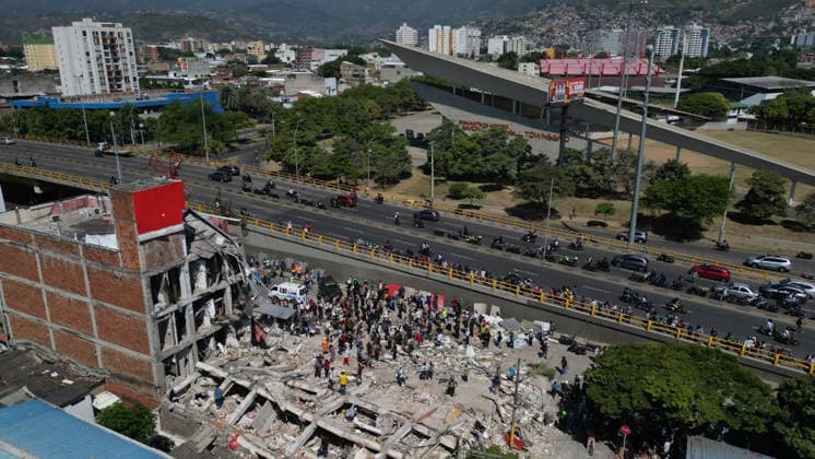 7.1-Magnitude Earthquake in Colombia Santiago de Cali, Colombia August 10, 2026 Aerial view of the collapse of the Molina Rosa motel in southern Cali Photos by Juan Pablo Rueda, EL Tiempo EDITORIAL USE ONLY  Copyright: xGDA ElxTiempo Colombia-xTodosxlosxderechosxreservados.xProhibidoxelxusoxoxreproducci&oacute;nxdexestaximagenxenxColombiax JuanxPabloxRuedax etcpic098768