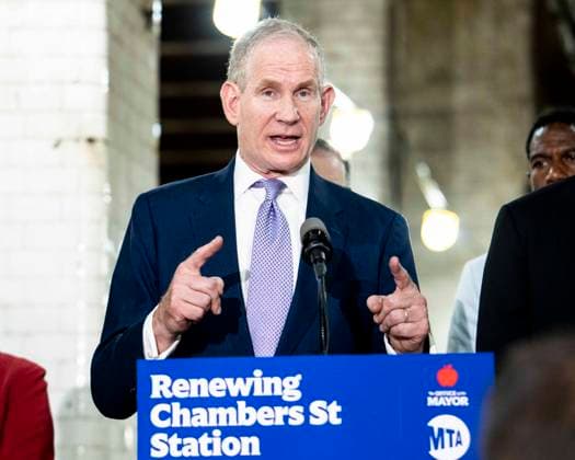 August 10, 2026, New York City, New York, United States: JANNO LIEBER, CEO of the Metropolitan Transportation Authority, speaking at a press conference about cooling subway platforms at the Chambers Street Subway Station in New York City. New York City United States  - ZUMAb161 20260810_aap_b161_004 Copyright: xMichaelxBrochsteinx