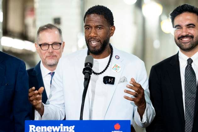 August 10, 2026, New York City, New York, United States: JUMAANE WILLIAMS, New York City Public Advocate, speaking at a press conference about cooling subway platforms at the Chambers Street Subway Station in New York City. New York City United States  - ZUMAb161 20260810_aap_b161_008 Copyright: xMichaelxBrochsteinx