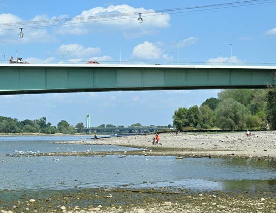 (260810) -- COLOGNE, Aug. 10, 2026 -- The Rhine River is pictured in Cologne, Germany, Aug. 10, 2026. Persistent drought has caused water levels to fall along several sections of the Rhine River in Germany. (Photo by Xinhua) GERMANY-COLOGNE-RHINE-WATER LEVEL UlrichxHufnagel 