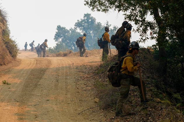 California s Timber Fire of wildfire in Big Sur grows BIG SUR, CALIFORNIA - AUG 10: Firefighters in operation as Timber Fire of wildfire continues in Big Sur of California, United States on August 10, 2026. Tayfun Coskun Anadolu California United States. Editorial use only. Please get in touch for any other usage.  Copyright: x2026xAnadoluxTayfunxCoskunx