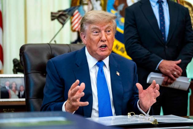 August 10, 2026, Washington, District Of Columbia, USA: United States President Donald J Trump speaks during an executive order signing that reevaluates childhood vaccines in the Oval Office of the White House in Washington, DC on August 10, 2026. While the executive order still recommends childhood vaccines for 11 diseases, including measles and polio, it calls for limiting vaccines for other diseases, like hepatitis A and B and meningococcal disease, to high-risk populations Washington USA  - ZUMAs152 20260810_faa_s152_019 Copyright: xBonniexCashx-xPoolxviaxCNPx