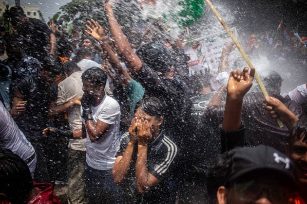 Jharkhand Public Service Commission protest in Ranchi - 10 Aug 2026 Police use a water cannon on protesting students during a demonstration. Students staged a march to the state assembly, amplifying ongoing protests against alleged irregularities in examinations conducted by the Jharkhand Public Service Commission and the Jharkhand Staff Selection Commission. Ranchi India Copyright: xYousufxSarfarazx xSOPAxImagesx RANCHI-JHARKHAND-10-AUGUST-YSARFARAZ-10